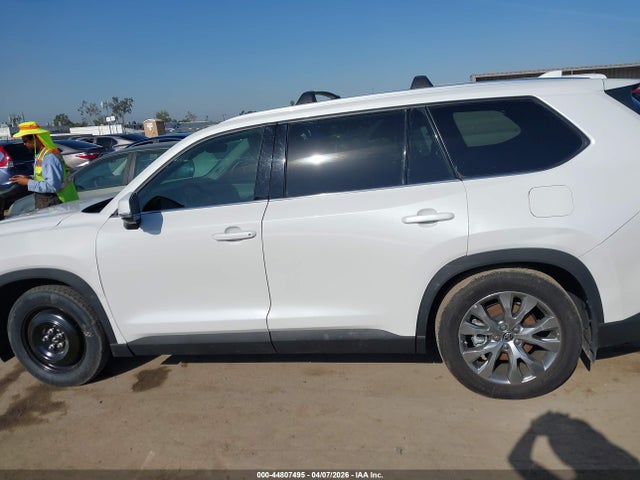 Toyota Grand Highlander Hybrid Limited 2024 5TDACAB59RS011762 Image 14