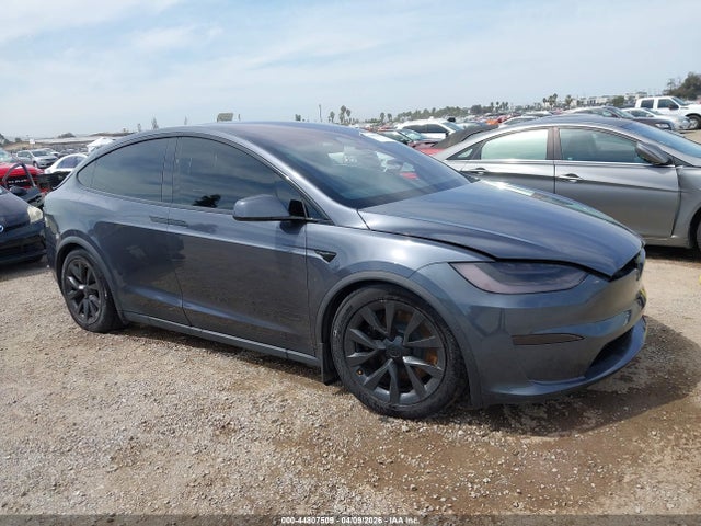 2022 Tesla Model X Plaid Tri Motor All-wheel Drive მანქანა იყიდება აუქციონზე, vin: 7SAXCBE65NF362710, აუქციონის ნომერი: 44807509