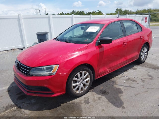 44807601 :رقم المزاد ، 3VWD17AJXFM322498 vin ، 2015 Volkswagen Jetta 1.8t Se مزاد بيع