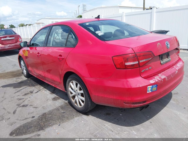 44807601 :رقم المزاد ، 3VWD17AJXFM322498 vin ، 2015 Volkswagen Jetta 1.8t Se مزاد بيع