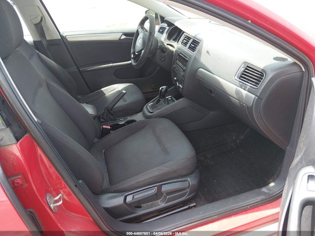 44807601 :رقم المزاد ، 3VWD17AJXFM322498 vin ، 2015 Volkswagen Jetta 1.8t Se مزاد بيع
