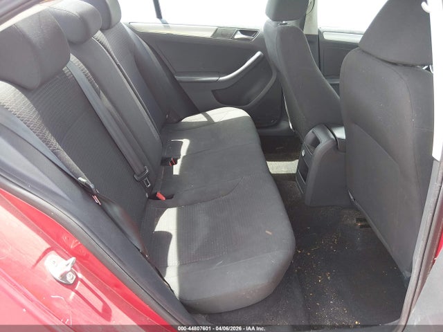 44807601 :رقم المزاد ، 3VWD17AJXFM322498 vin ، 2015 Volkswagen Jetta 1.8t Se مزاد بيع