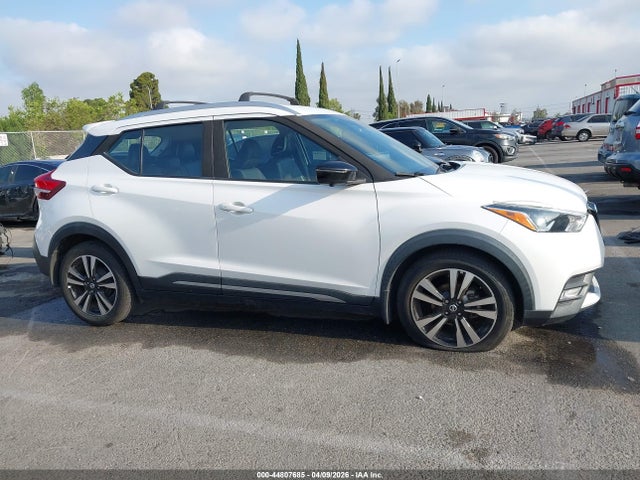 44807685 :رقم المزاد ، 3N1CP5DV6LL486917 vin ، 2020 Nissan Kicks Sr Xtronic Cvt مزاد بيع