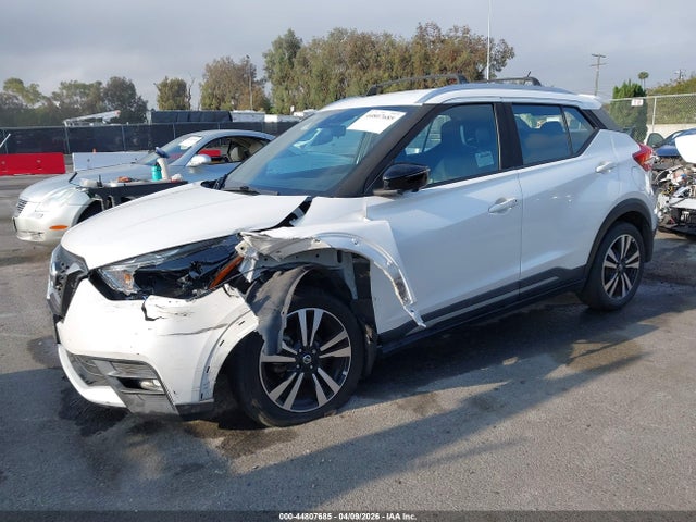 44807685 :رقم المزاد ، 3N1CP5DV6LL486917 vin ، 2020 Nissan Kicks Sr Xtronic Cvt مزاد بيع