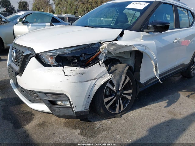 44807685 :رقم المزاد ، 3N1CP5DV6LL486917 vin ، 2020 Nissan Kicks Sr Xtronic Cvt مزاد بيع