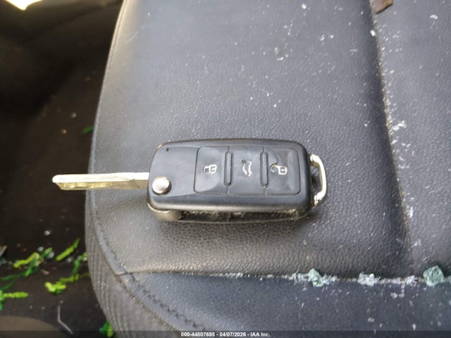 44807695 :رقم المزاد ، 3VWJP7AT5CM619564 vin ، 2012 Volkswagen Beetle 2.5l مزاد بيع