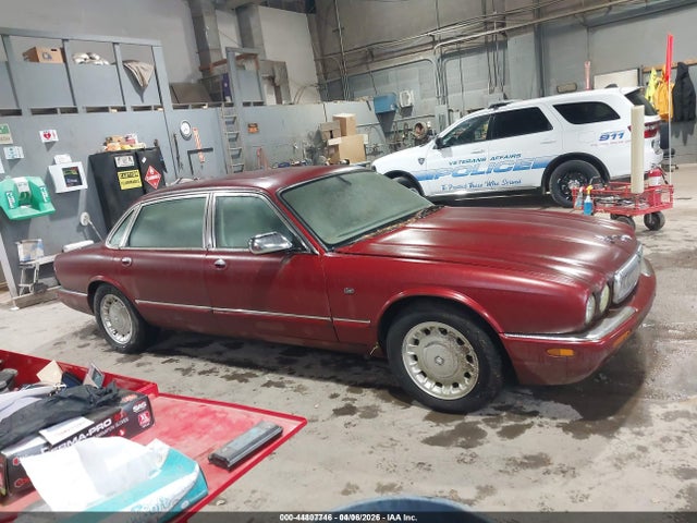 44807746 :رقم المزاد ، SAJDA24CXYLF18601 vin ، 2000 Jaguar Xj8 Vanden Plas مزاد بيع
