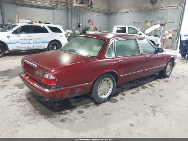 44807746 :رقم المزاد ، SAJDA24CXYLF18601 vin ، 2000 Jaguar Xj8 Vanden Plas مزاد بيع