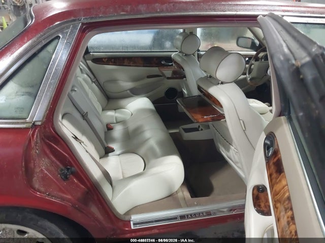 44807746 :رقم المزاد ، SAJDA24CXYLF18601 vin ، 2000 Jaguar Xj8 Vanden Plas مزاد بيع