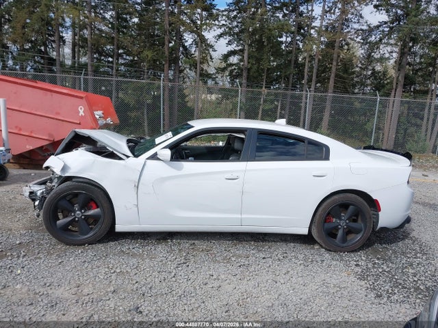 Продажа на аукционе авто 2015 Dodge Charger Road/track, vin: 2C3CDXCT8FH896556, номер лота: 44807770