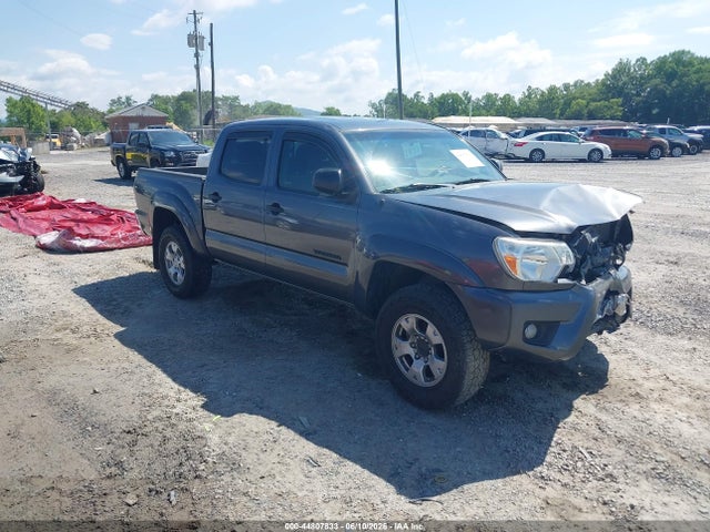 2013 Toyota Tacoma Base V6 მანქანა იყიდება აუქციონზე, vin: 5TFLU4EN1DX083884, აუქციონის ნომერი: 44807833