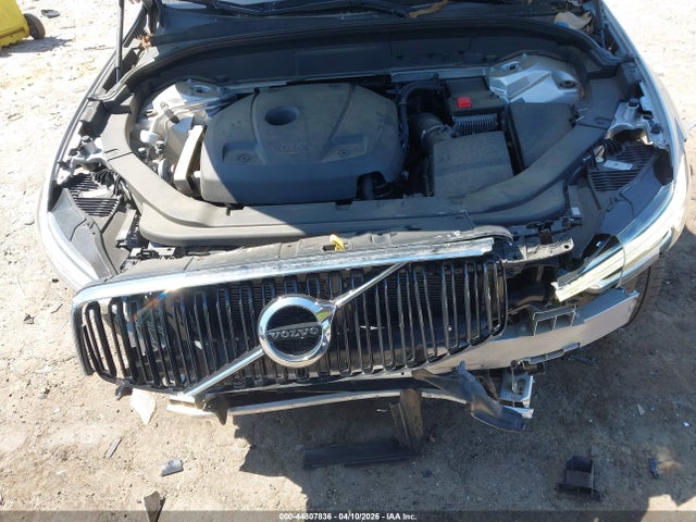 2021 Volvo Xc60 T5 Momentum მანქანა იყიდება აუქციონზე, vin: YV4102DKXM1684807, აუქციონის ნომერი: 44807836