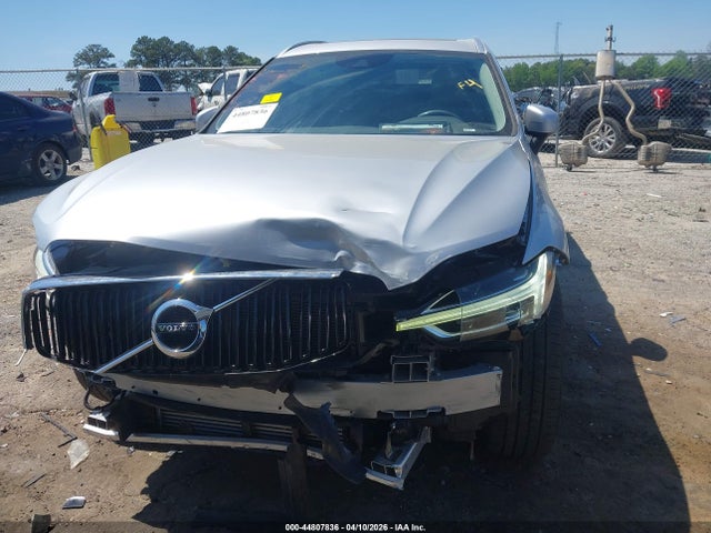 2021 Volvo Xc60 T5 Momentum მანქანა იყიდება აუქციონზე, vin: YV4102DKXM1684807, აუქციონის ნომერი: 44807836