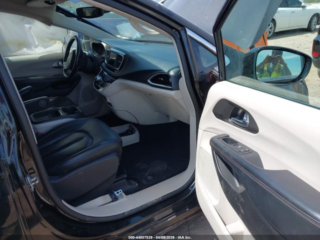 44807839 :رقم المزاد ، 2C4RC1BG4LR133577 vin ، 2020 Chrysler Pacifica Touring L مزاد بيع