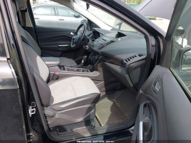 2017 Ford Escape Se მანქანა იყიდება აუქციონზე, vin: 1FMCU0GD4HUA18754, აუქციონის ნომერი: 44807858