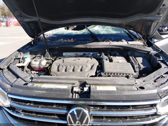 Продаж на аукціоні авто 2022 Volkswagen Tiguan 2.0t Sel R-line, vin: 3VV4B7AX2NM050808, номер лоту: 44807860