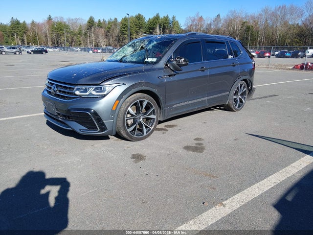 Продаж на аукціоні авто 2022 Volkswagen Tiguan 2.0t Sel R-line, vin: 3VV4B7AX2NM050808, номер лоту: 44807860