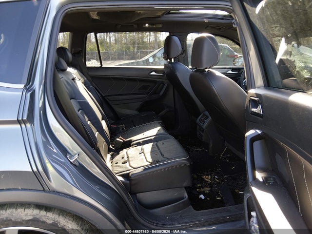 Продаж на аукціоні авто 2022 Volkswagen Tiguan 2.0t Sel R-line, vin: 3VV4B7AX2NM050808, номер лоту: 44807860