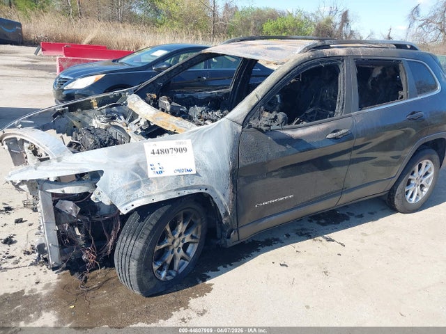 2016 Jeep Cherokee Latitude მანქანა იყიდება აუქციონზე, vin: 1C4PJLCB8GW217331, აუქციონის ნომერი: 44807909