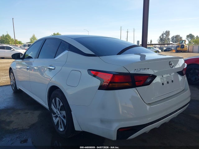 44808009 :رقم المزاد ، 1N4BL4BV0NN363916 vin ، 2022 Nissan Altima S Fwd مزاد بيع