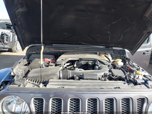 1C4HJXEG4JW316319 Jeep Wrangler Unlimited Sahara 4x4