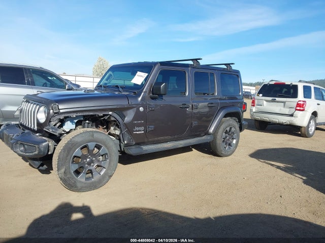 1C4HJXEG4JW316319 Jeep Wrangler Unlimited Sahara 4x4