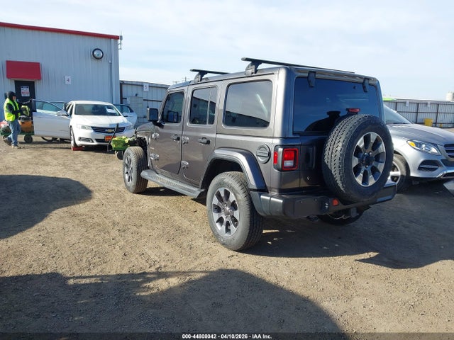 1C4HJXEG4JW316319 Jeep Wrangler Unlimited Sahara 4x4