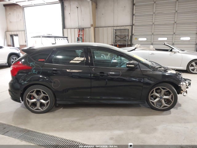 44808054 :رقم المزاد ، 1FADP3L95EL141201 vin ، 2014 Ford Focus St مزاد بيع