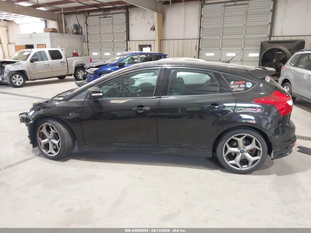 44808054 :رقم المزاد ، 1FADP3L95EL141201 vin ، 2014 Ford Focus St مزاد بيع