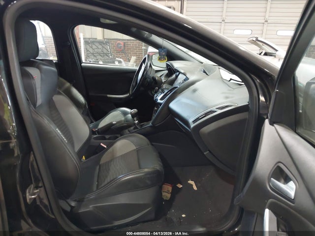 44808054 :رقم المزاد ، 1FADP3L95EL141201 vin ، 2014 Ford Focus St مزاد بيع