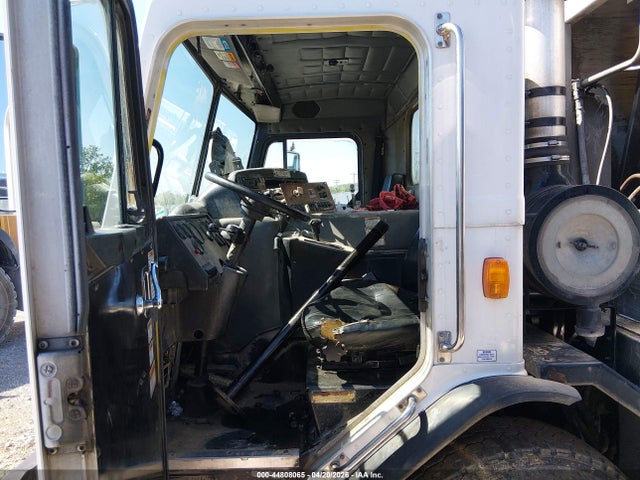 Auction sale of the 2006 Peterbilt 320, vin: 1NPZL00X86D716490, lot number: 44808065