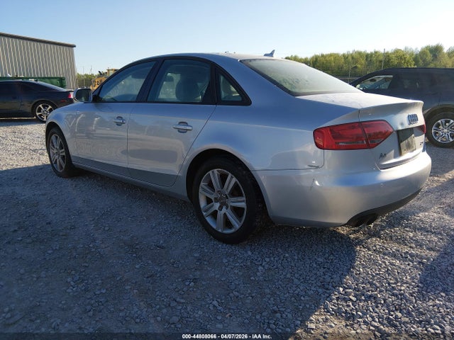 2011 AUDI A4 WAUAFAFL3BN033328 Photo 2
