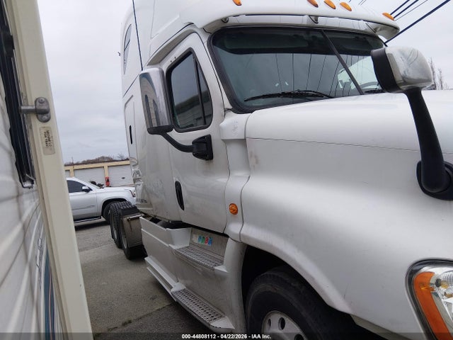Продажа на аукционе авто 2013 Freightliner Cascadia 125, vin: 1FUJGLDR0DLBZ1624, номер лота: 44808112