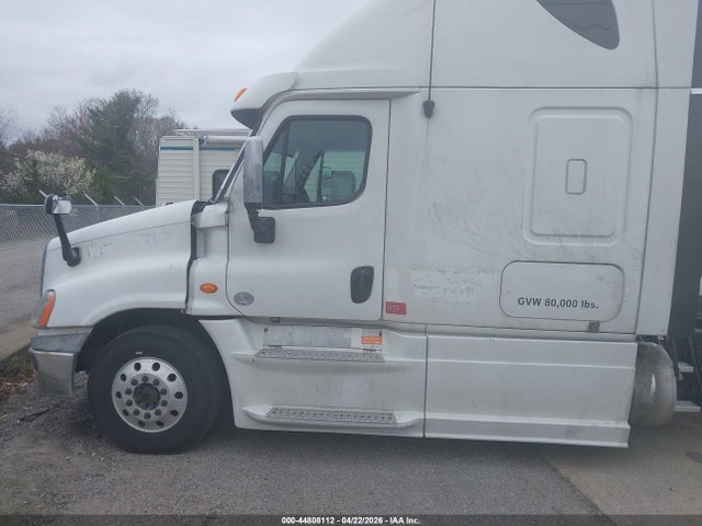Продажа на аукционе авто 2013 Freightliner Cascadia 125, vin: 1FUJGLDR0DLBZ1624, номер лота: 44808112