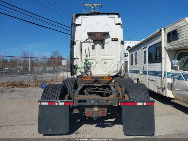 Продажа на аукционе авто 2013 Freightliner Cascadia 125, vin: 1FUJGLDR0DLBZ1624, номер лота: 44808112