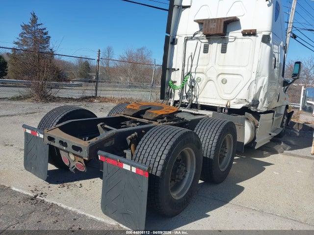 Продажа на аукционе авто 2013 Freightliner Cascadia 125, vin: 1FUJGLDR0DLBZ1624, номер лота: 44808112