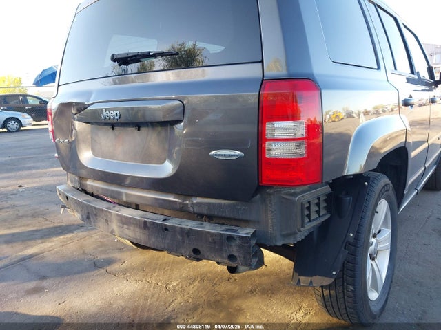 1C4NJRFB6GD608527 Jeep Patriot Latitude