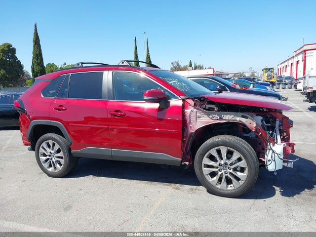 2T3C1RFV8SW389275 Toyota Rav4 Xle Premium