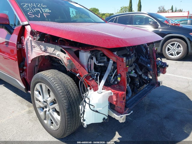 2T3C1RFV8SW389275 Toyota Rav4 Xle Premium
