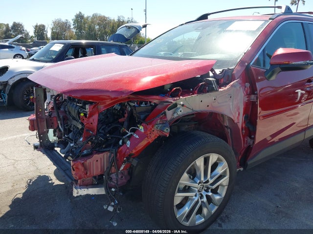 2T3C1RFV8SW389275 Toyota Rav4 Xle Premium