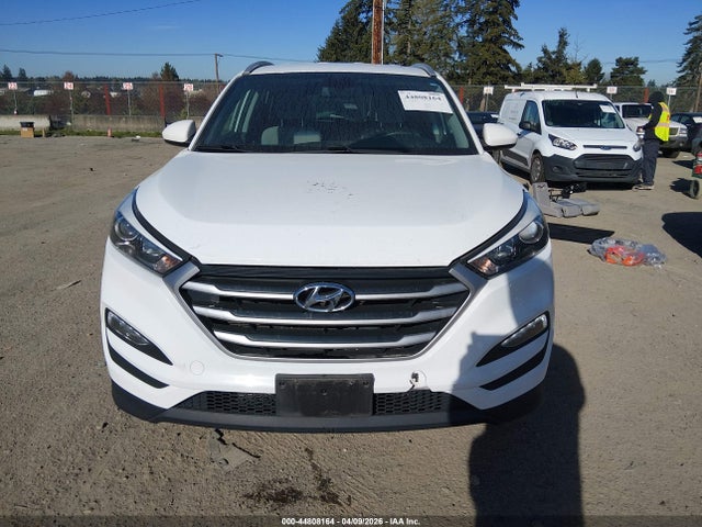 KM8J3CA47HU410616 Hyundai TUCSON SE