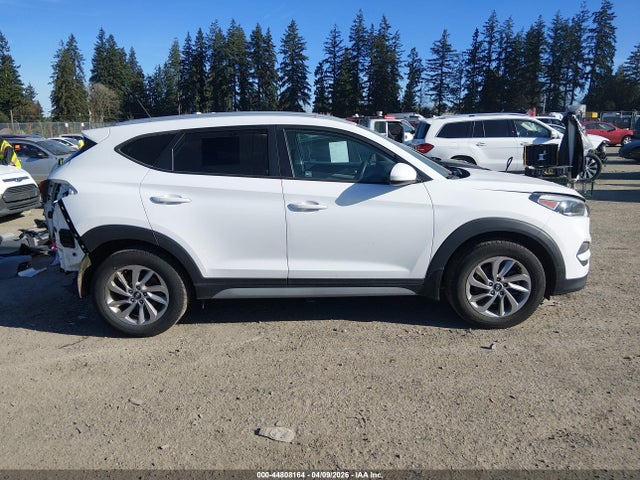 KM8J3CA47HU410616 Hyundai TUCSON SE