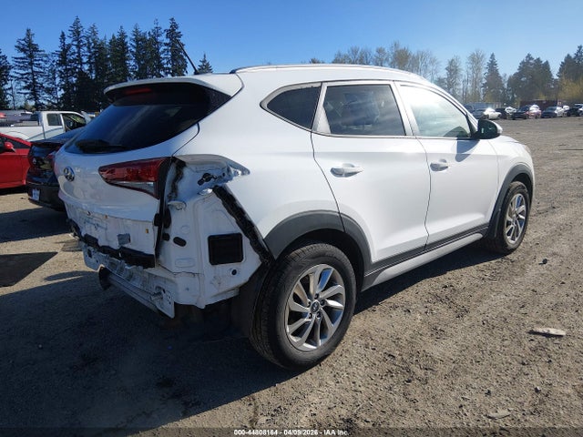 KM8J3CA47HU410616 Hyundai TUCSON SE