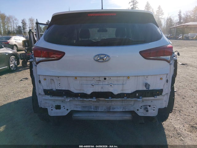 KM8J3CA47HU410616 Hyundai TUCSON SE