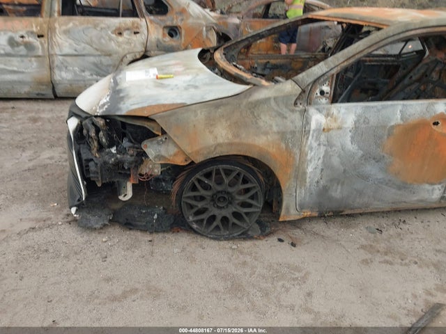 5YFBURHE9KP878682 Toyota COROLLA LE