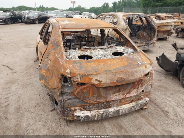 5YFBURHE9KP878682 Toyota COROLLA LE