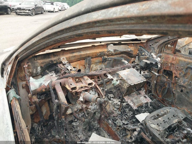 5YFBURHE9KP878682 Toyota COROLLA LE