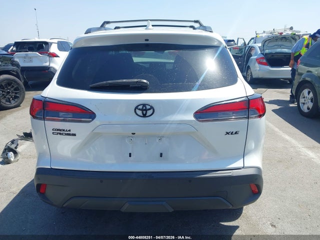Toyota Corolla Cross Xle 2023 7MUDAAAG0PV053598 Image 16