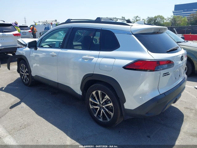 Toyota Corolla Cross Xle 2023 7MUDAAAG0PV053598 Image 3