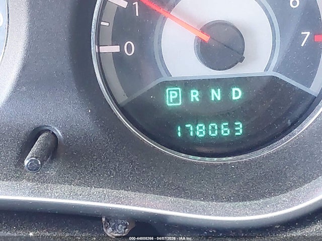 2011 Chrysler 200 Limited მანქანა იყიდება აუქციონზე, vin: 1C3BC2FGXBN600373, აუქციონის ნომერი: 44808266